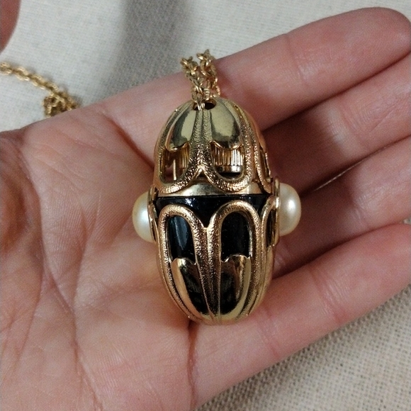 Vintage Perfume Necklace - Picture 6 of 9